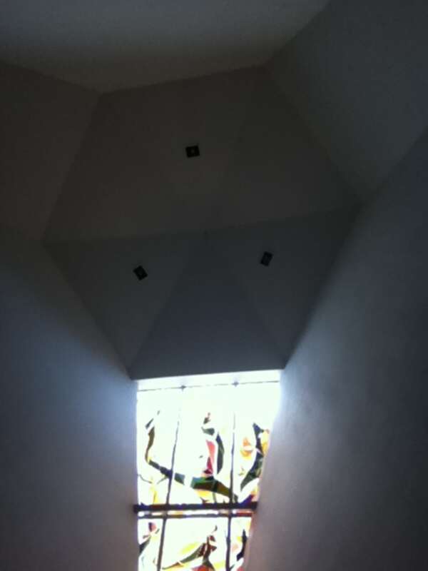Hexagonal high ceiling of Rodef Sholom.