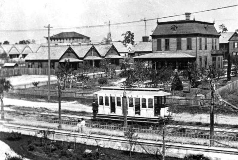 Persistent URL: floridamemory.com/items/show/117481
Local call number: FPS1506
Title: Streetcar and buildings in Ybor City, Florida 
Date: ca. 1900
Physical descrip: 1 photoprint - b&amp;w - 7 x 5 in.
Series Title: Florida Park Service