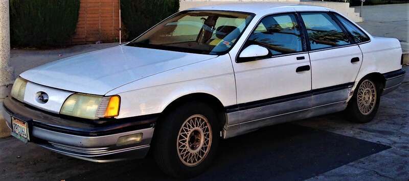 Ford Taurus Sedan