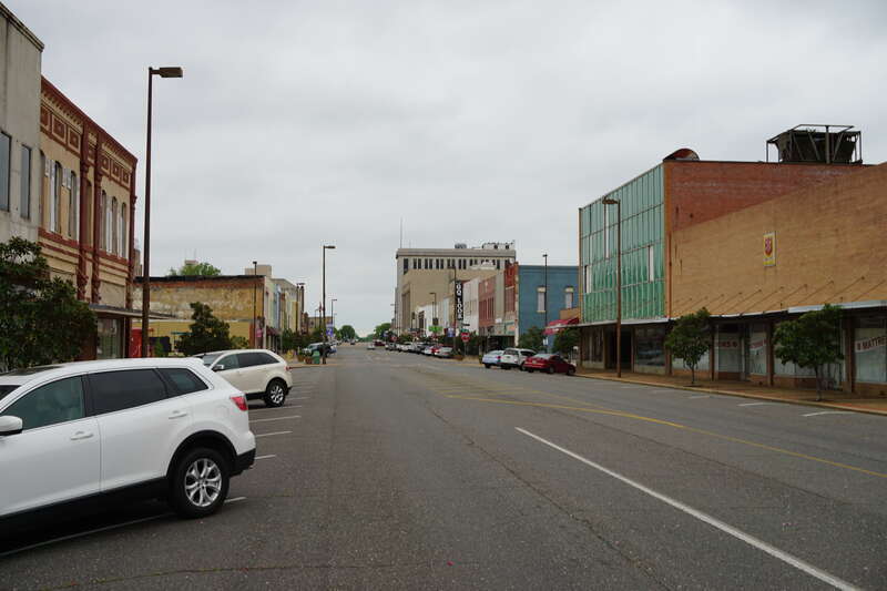 Broad Street in Texarkana, Arkansas (United States).