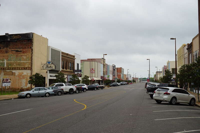 Broad Street in Texarkana, Arkansas (United States).