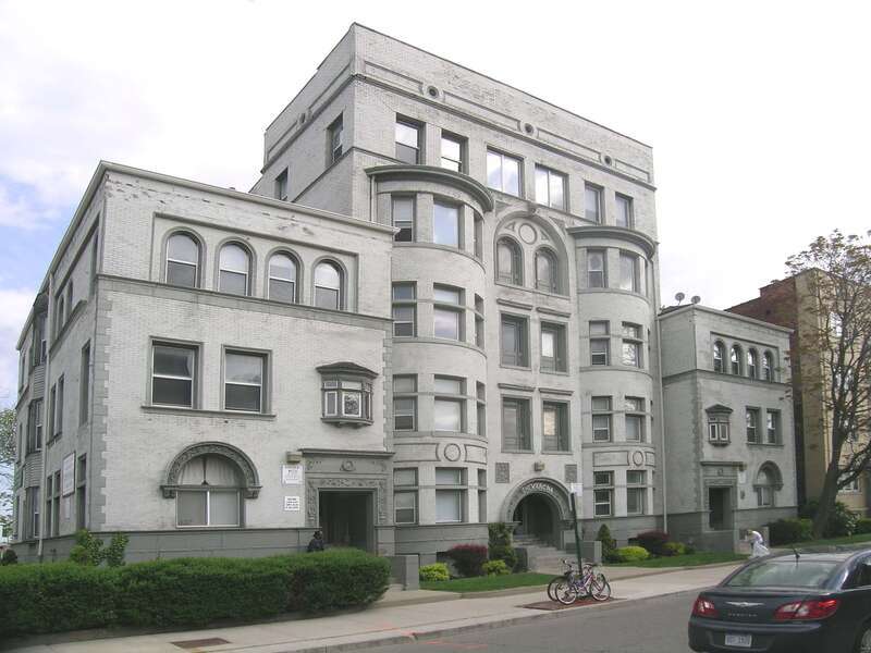 Verona Apartments in Detroit MI