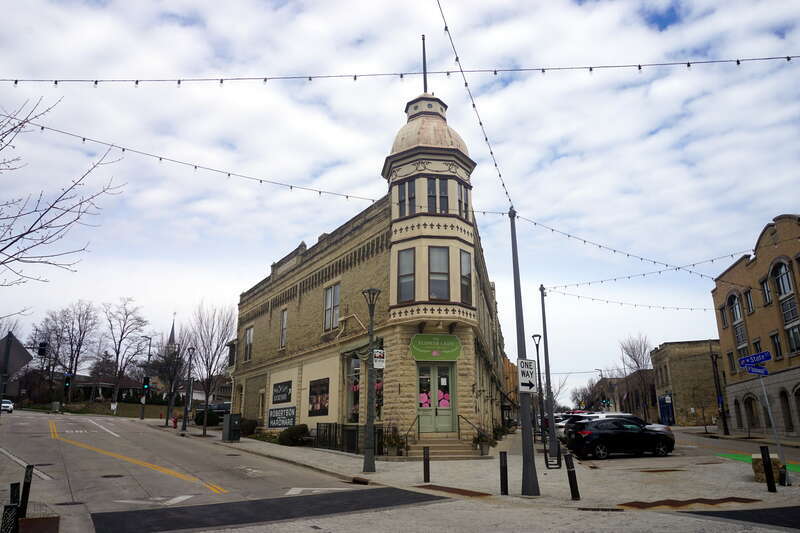 The Dittmar Building (including The Flower Lady) in Wauwatosa, Wisconsin (United States).