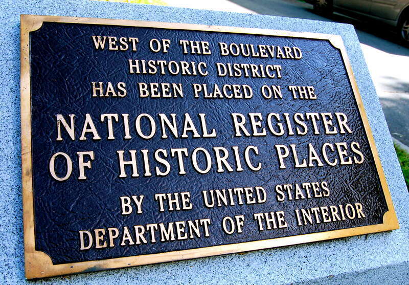 Roseneath Road and Grove Avenue, Museum District; Richmond VA






This is an image of a place or building that is listed on the National Register of Historic Places in the United States of America. Its reference number is 94000153.

