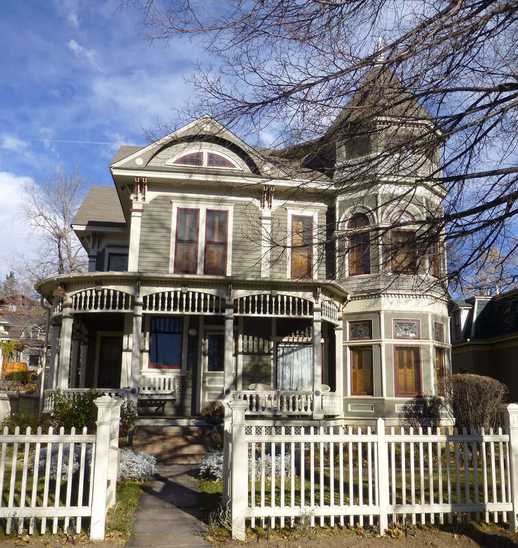 1619 Pine Street, Boulder, Colorado was used for the external shots of Mindy's house on Mork &amp; Mindy