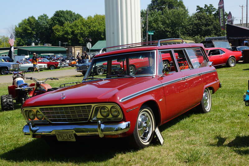 Gear-Head Get Together 
Show &amp; Swap Meet
Maple Lake, Minnesota
August 2017


<a href="https://www.flickr.com/photos/greggjerdingen/collections/72157631550277505/">Click here for more car pictures at my Flickr site.</a>   

  <a