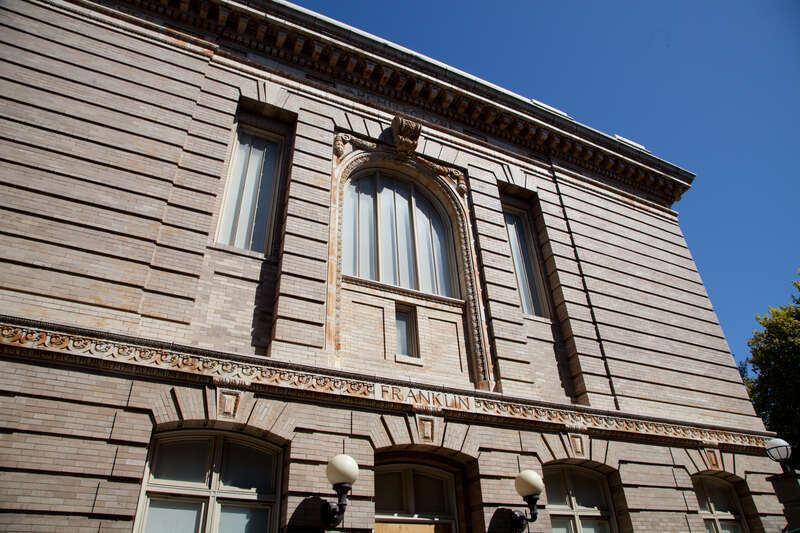 Oakland Public Library