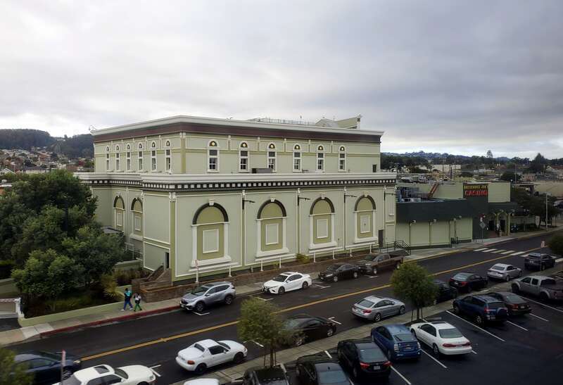 Artichoke Joe's Casino viewed from Caltrain in December 2020