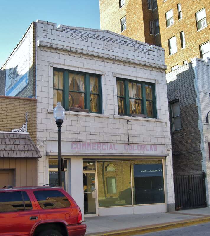 Assell's Photo Shop in the Stolp Island Historic District (1917).






This is an image of a place or building that is listed on the National Register of Historic Places in the United States of America. Its reference number is 86001487.

