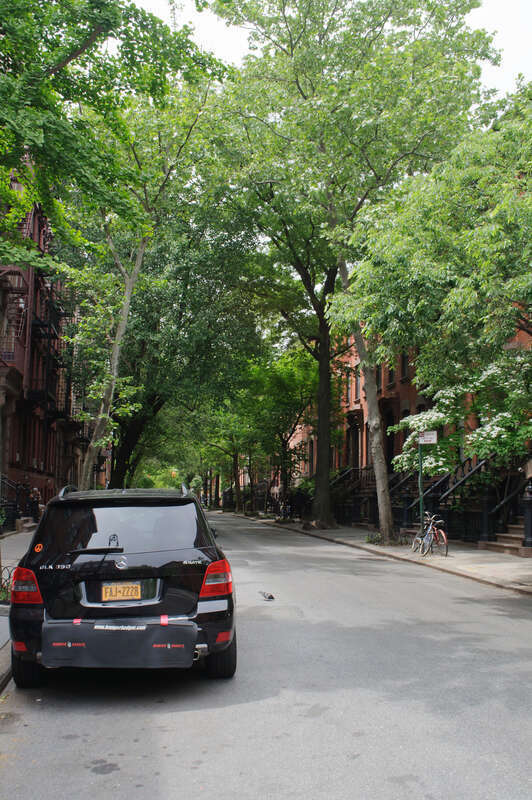 A lovely residential section of Greenwich Village. This older section is where the grid patterns of Manhattan's east-west streets (usually numbered) and north-south avenues break down completely. It's certainly a nice change from the intensity and