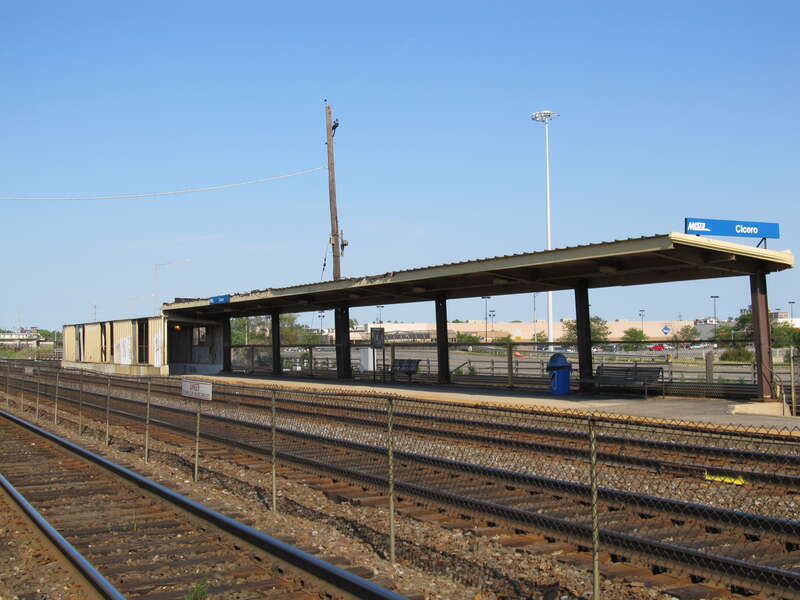 26th Street &amp; Cicero Avenue
Cicero, IL 60804
Metra Burlington Northern Santa Fe (BNSF) Line

Zone B
