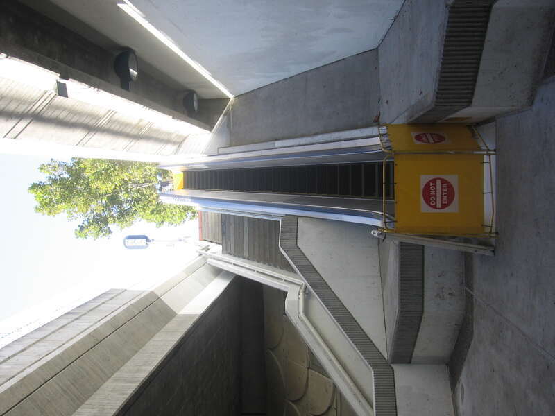The Curtner (VTA) light rail station in San José, California, USA.
