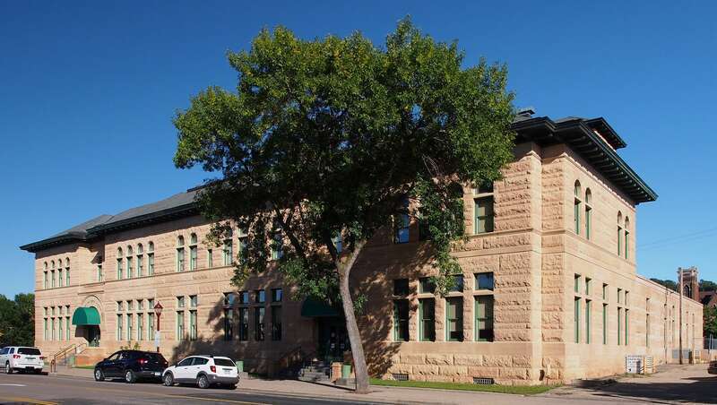 Federal Courthouse &amp; Post Office, 401 S 2nd St, Mankato, Minnesota, USA.  Viewed from the west.





This is an image of a place or building that is listed on the National Register of Historic Places in the United States of America. Its