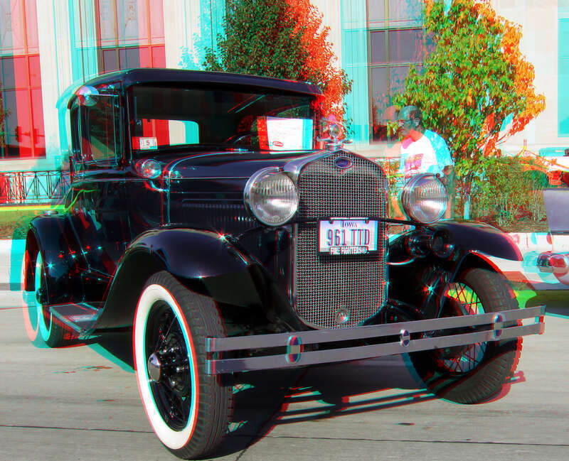 View with 3D red/cyan glasses