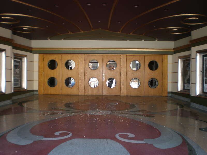 The entrance to the Fox Theatre in Redwood City, California.






This is an image of a place or building that is listed on the National Register of Historic Places in the United States of America. Its reference number is 94000431.

