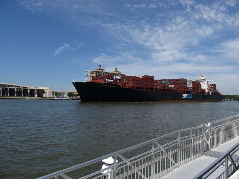 Freighter Approaching Port of Savannah, Georgia on the Savannah River

en.wikipedia.org/wiki/Wikipedia:Text_of_Creative_Commons_...