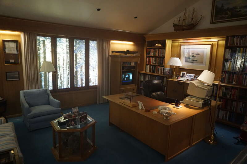 The Laurel Lodge Office replica at the George H.W. Bush Presidential Library and Museum in College Station, Texas (United States).