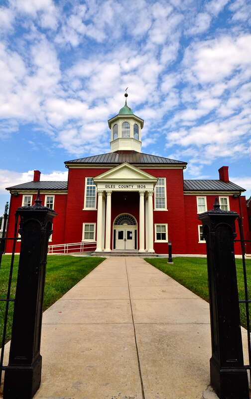 Giles County Courthouse, U.S. Route 460 and State Route 100 Pearisburg