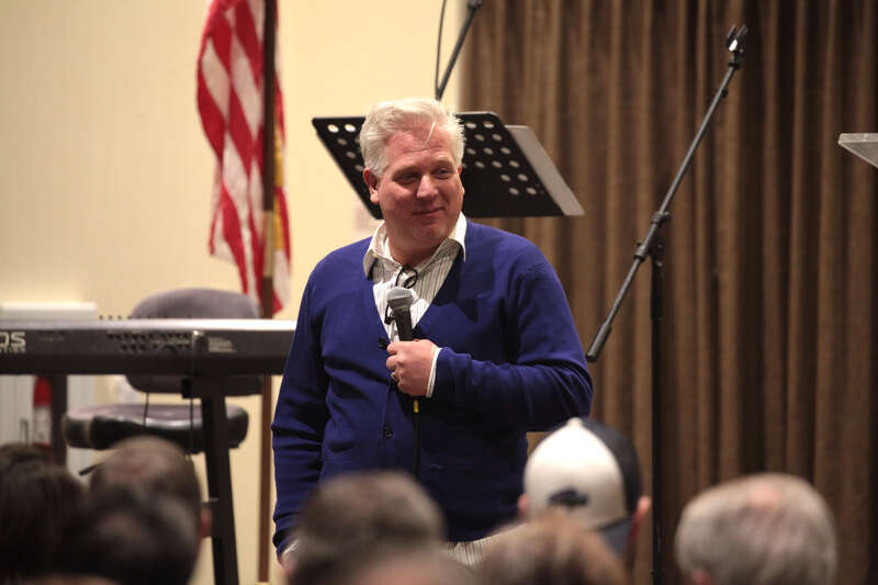 Glenn Beck speaking with attendees at an event titled "An Evening Devotional on the U.S. Constitution" in Mesa, Arizona. Please attribute to Gage Skidmore if used elsewhere.