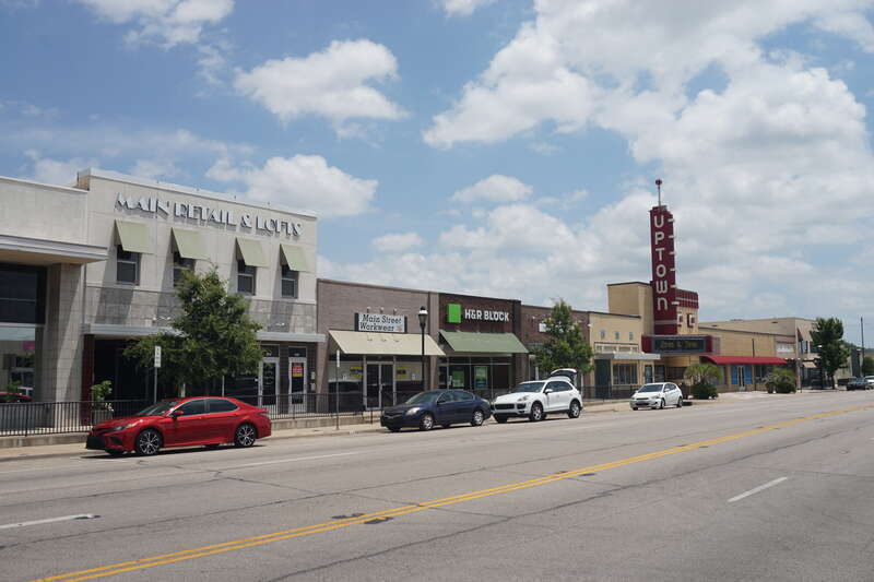 East Main Street in Grand Prairie, Texas (United States).