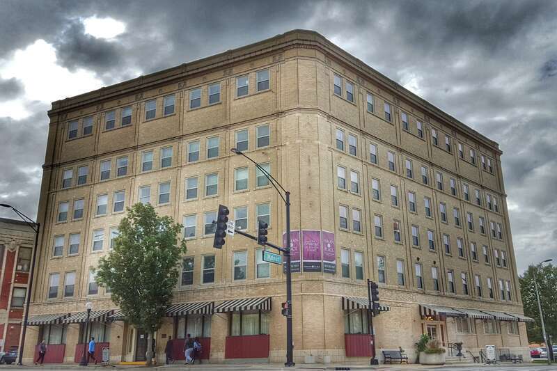 




This is an image of a place or building that is listed on the National Register of Historic Places in the United States of America. Its reference number is 89001732.

