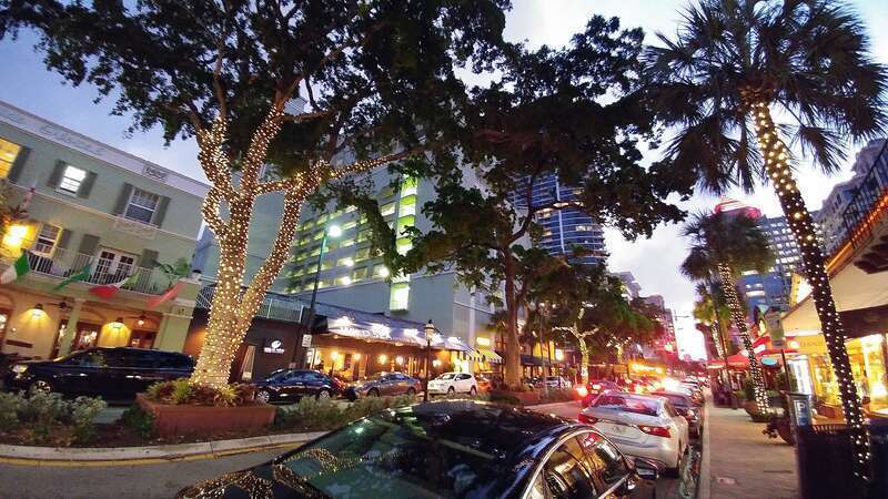 Las Olas Blvd