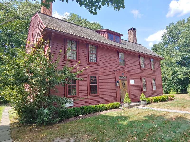 Lathrop Manor of Norwich Connecticut 1745