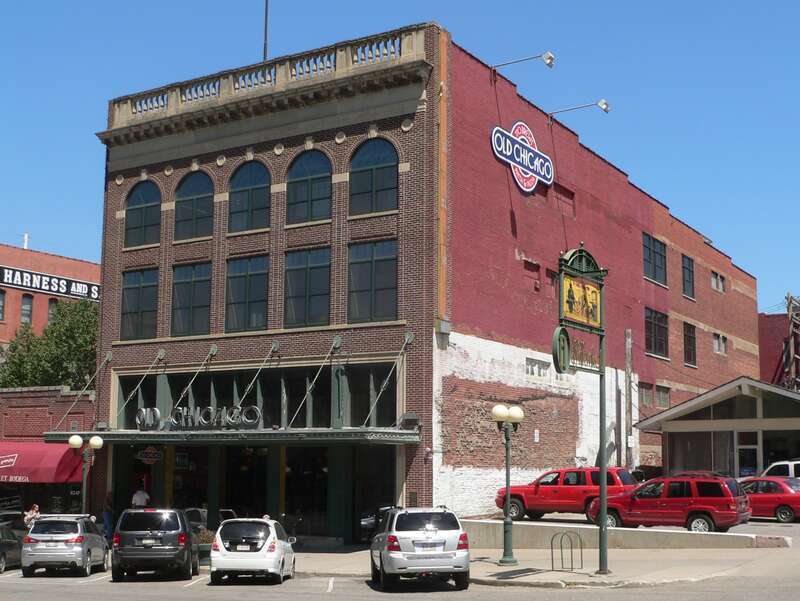Haymarket District in Lincoln, Nebraska: Lincoln Fixture building, located at 826 P Street; seen from the southeast.  According to a plaque on the building, it was designed by architects Fiske &amp; Meginnis, and built in 1922.