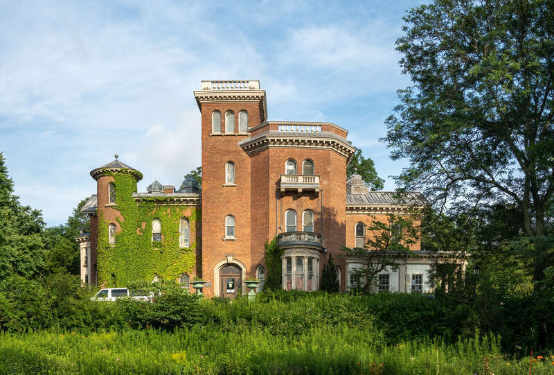 Litchfield Villa in Prospect Park
