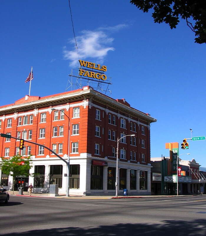 Wells Fargo building, corner of Main Street and Center Street, looking southwest, en:Logan, Utah.  taken by me, August 5, 2006