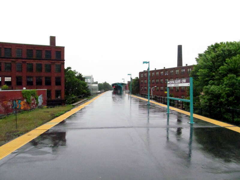 Island platform at Lynn station, facing inbound towards the parking garage