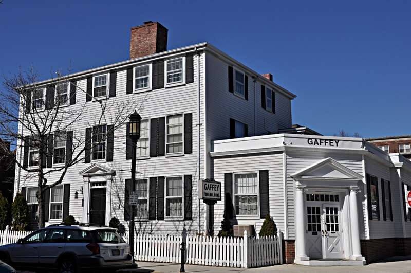 A photograph of the historic w:Isaac Hall House in Medford, Massachusetts.