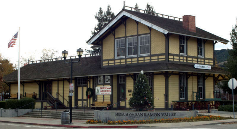 Museum Of The San Ramon Valley in en:Danville, CA






This is an image of a place or building that is listed on the National Register of Historic Places in the United States of America. Its reference number is 94000860.

