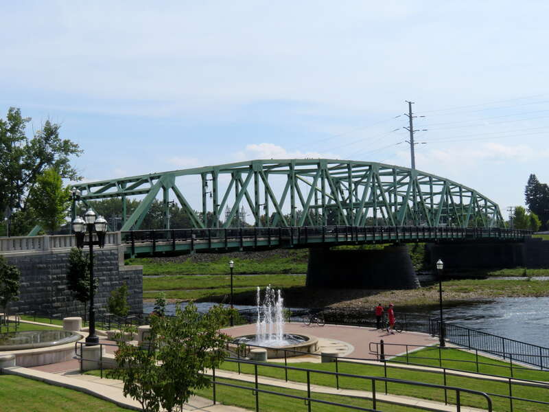 The new span of the Great River Bridge seen in August 2018