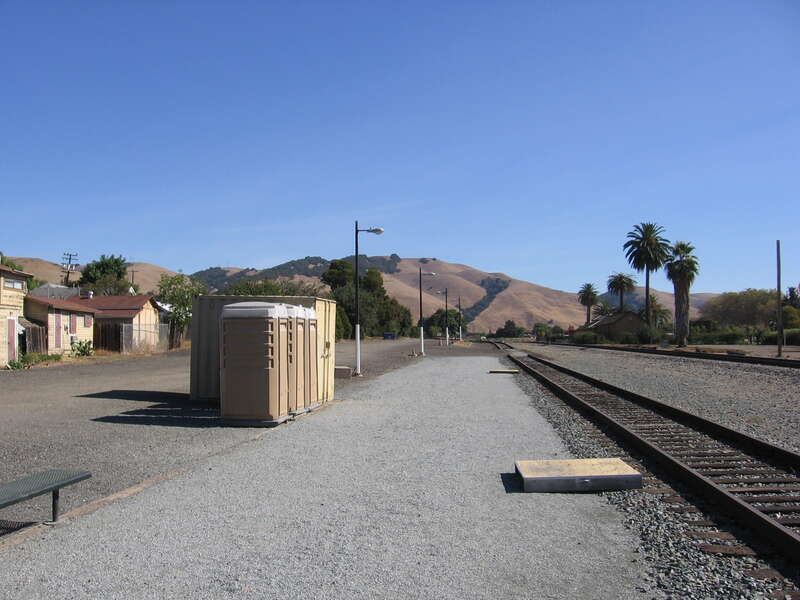 Looking east-northeast (Sunol and Fremont bound) at the Niles boarding platform of the Niles Canyon Railway in Fremont, California, USA.