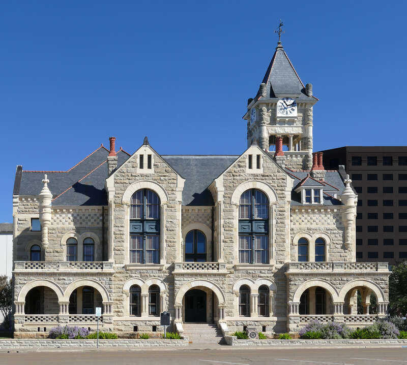 When Don Martín de Leon platted the original townsite of Guadalupe Victoria in 1824, he designated public squares, including one that would later be shared by city and county governments for many years. Victoria County built its first courthouse, a