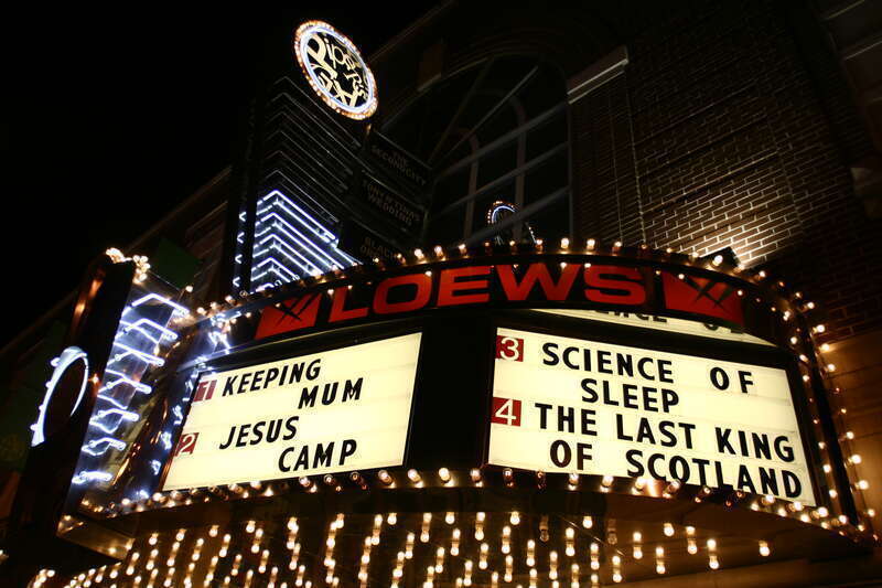 The Piper's Alley 4, the AMC/Loew's cinema (1608 N. Wells St.) at Piper's Alley, corner of W. North St. and N. Wells St. in the Old Town neighborhood of Chicago.  The films listed on the marquee are Keeping Mum, Jesus Camp, The Science of Sleep, and