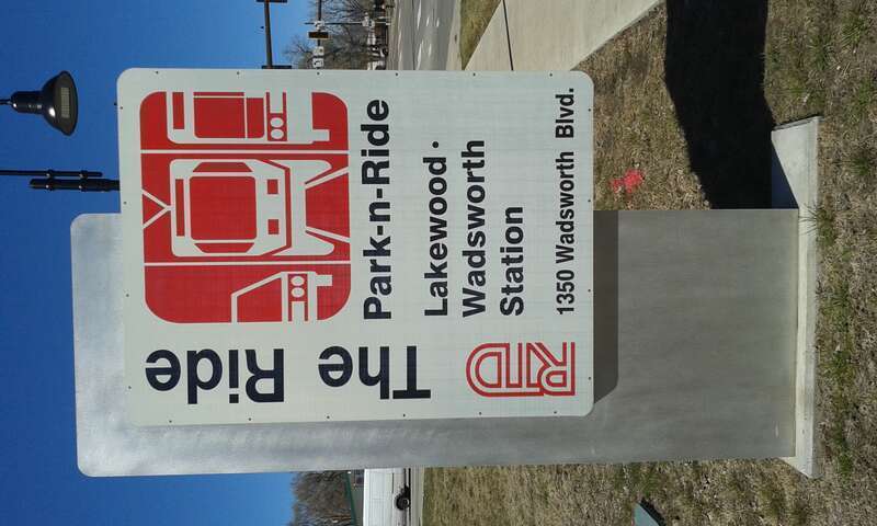 RTD The Ride Park-n-Ride Lakewood - Wadsworth Station sign