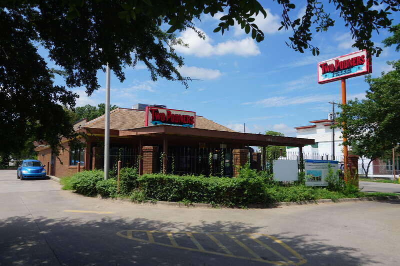 Two Podners Bar-B-Que &amp; Seafood (current location) in the South Dallas neighborhood in Dallas, Texas (United States).
