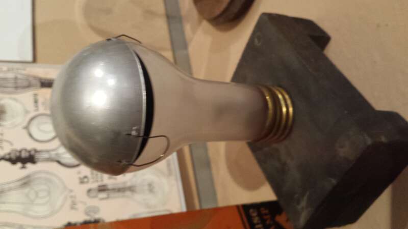 1930-era tanning lamp at the en:Museum of American Heritage