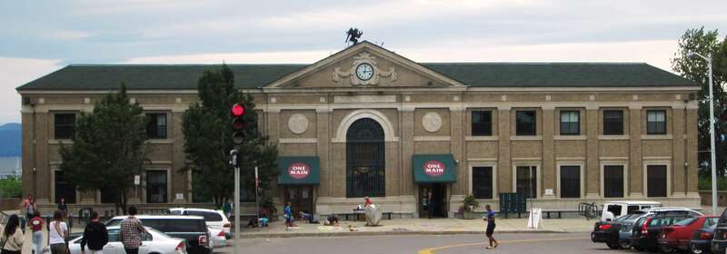 Union Station located at 1 Main Street at Lake Street in Burlington, Vermont was built in 1916 and was designed in the Neo-Classical style by Alfred Fellheimer with Charles Schultz as supervising architect.  It is part of the Battery Street Historic