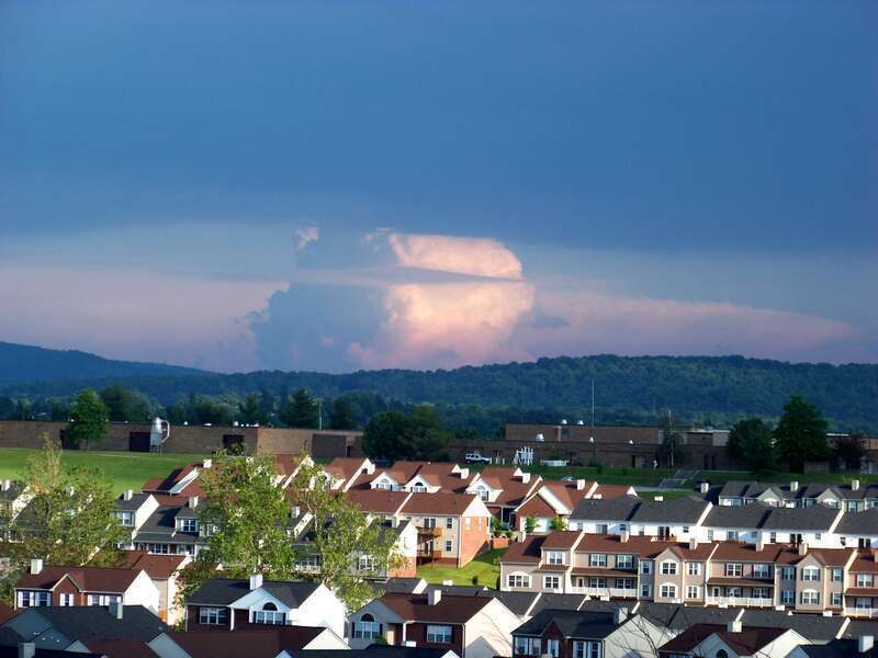 Unusual cloud toward Floyd