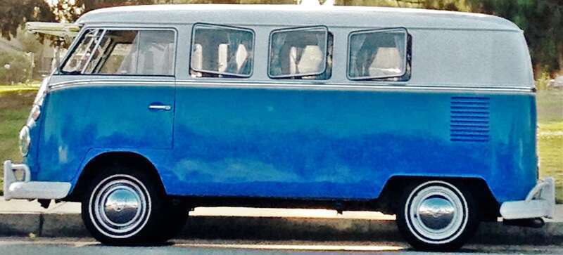 VW Microbus Camper (Rooftop shell closed)