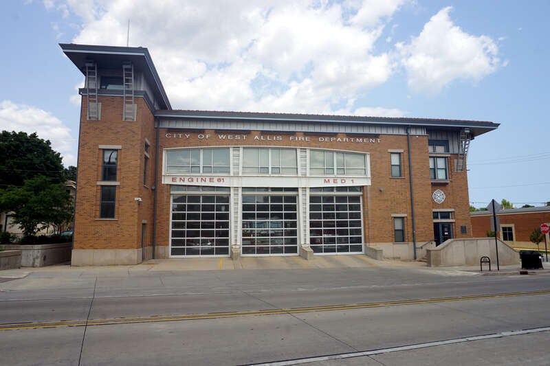 West Allis Fire Department Engine 61 in West Allis, Wisconsin (United States).