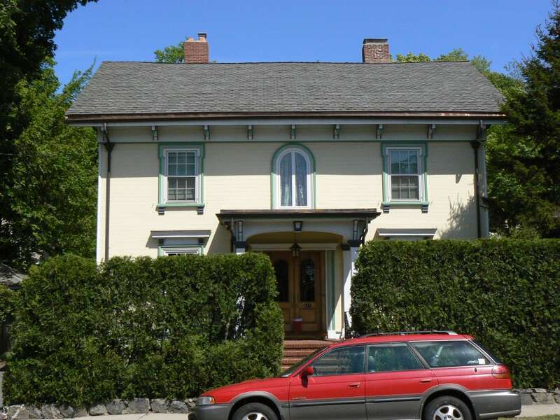 A photograph of the historic Alfred Vinton House in Winchester, Massachusetts.