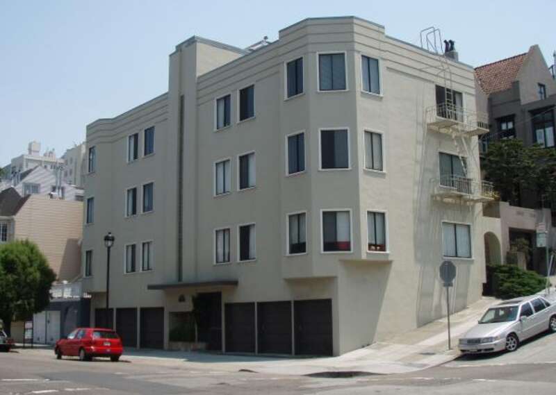 1999 Green St