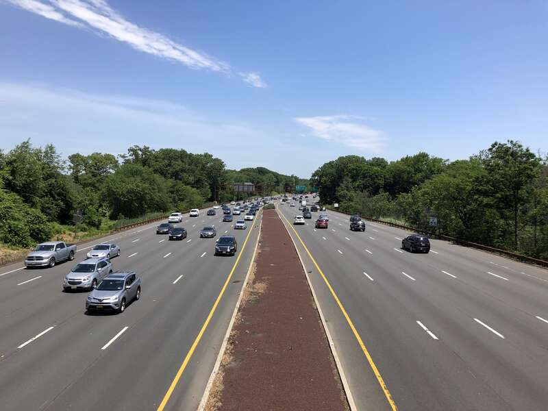View north along New Jersey State Route 444 (Garden State Parkway) from the pedestrian overpass for the Galloping Hill Park and Golf Course in Union Township, Union County, New Jersey