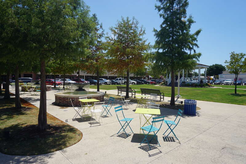 Carrollton Square in Carrollton, Texas (United States).
