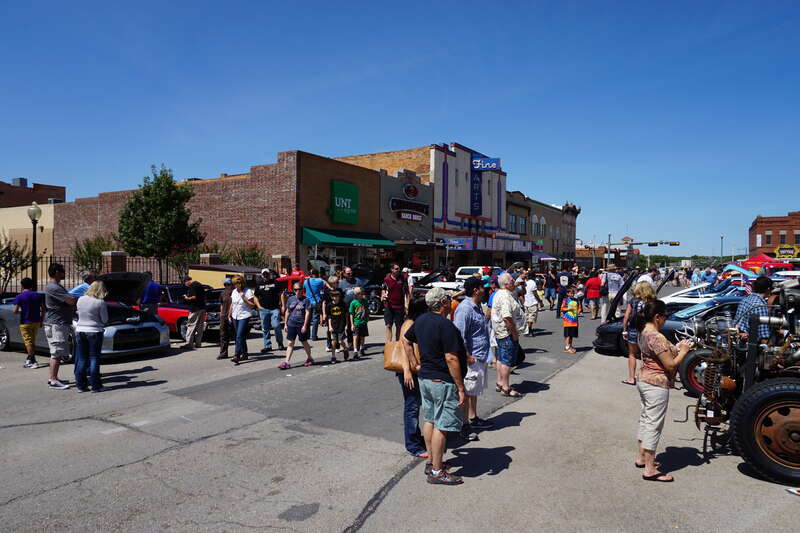 Elm Street during the Arts, Antiques &amp; Autos Extravaganza in Denton, Texas (United States).