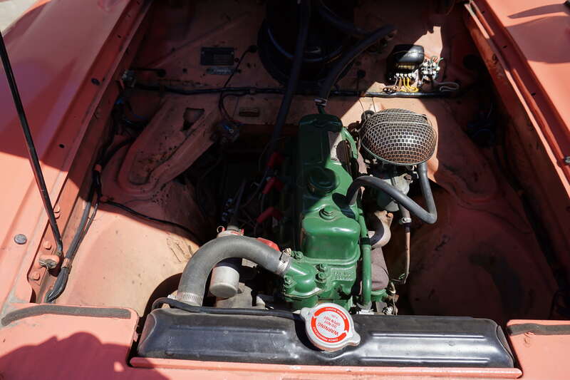 A 1957 Nash Metropolitan engine at the Arts, Antiques &amp; Autos Extravaganza in Denton, Texas (United States).